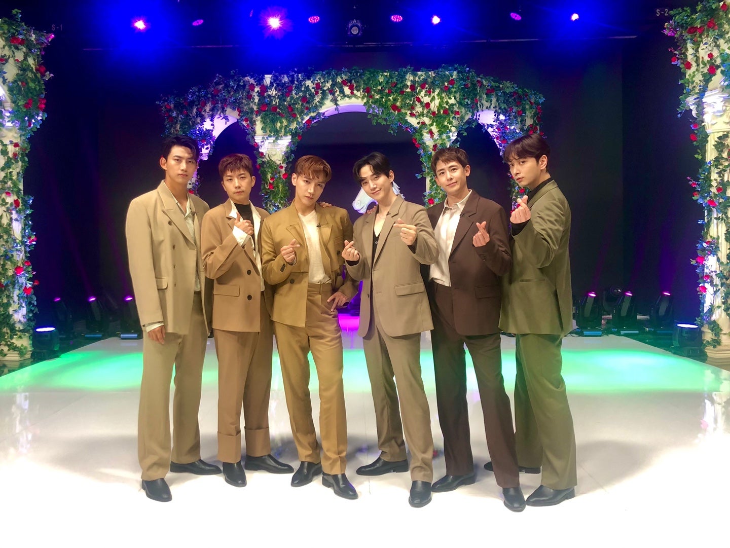 「虹プロ」審査員2PMウヨン、NiziUにエール送る「誇るべき後輩」