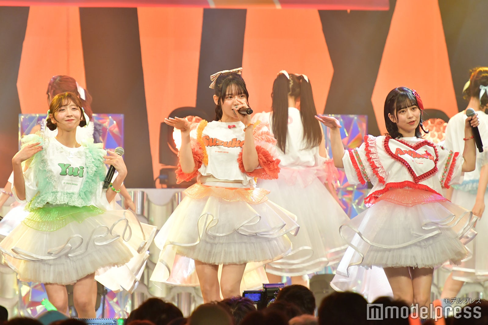 FRUITS ZIPPER（C）モデルプレス