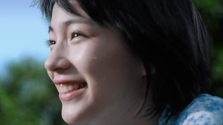 能年玲奈 ピュアな照れ顔にスタッフ胸キュン モデルプレス