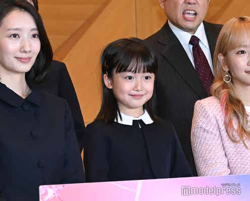 波瑠&川栄李奈主演「フェイクマミー」会見に人気芸人サプライズ登場 “記者なりすまし”でのステージ乱入をSnow Man向井康二が制止