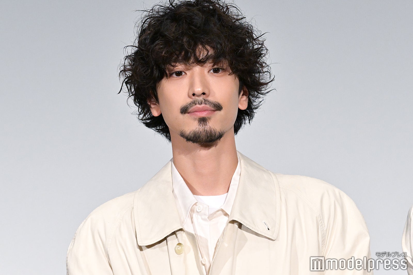 黒羽麻璃央 （C）モデルプレス