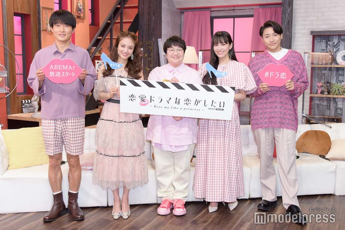 (左から)福徳秀介、谷まりあ、近藤春菜、あ~ちゃん、小森隼(C)モデルプレス