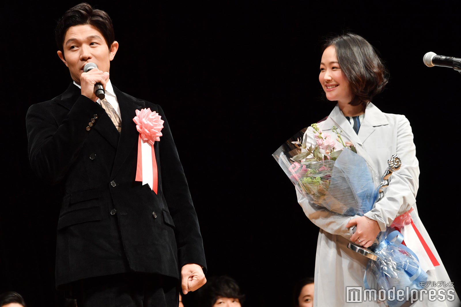 鈴木亮平、黒木華（C）モデルプレス