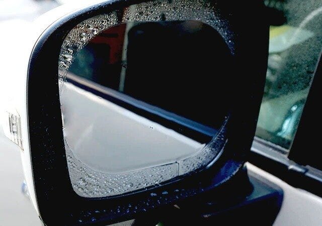 ダイソーのサイドミラーに使える車用くもり止めフィルム