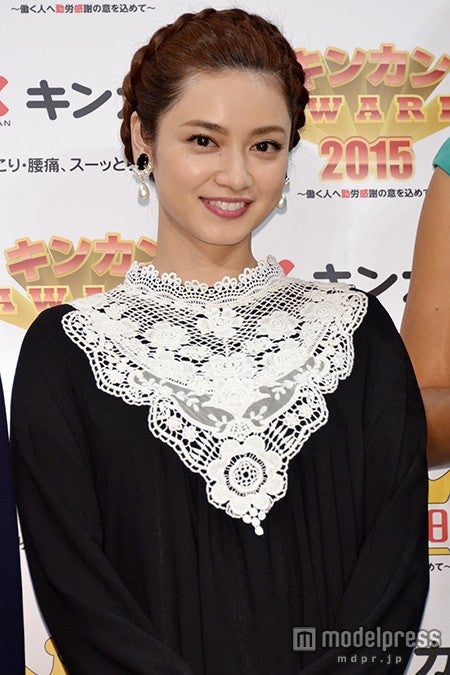 平愛梨 美バスト解禁 ここでしかお見せできない私 モデルプレス