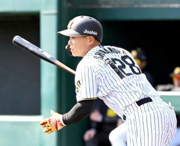 阪神・嶋村 出た！支配下登録後初安打初打点 村上とバッテリー「勉強になる」5回1失点リード