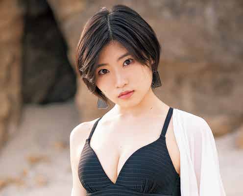 モー娘。加賀楓、黒ビキニで大人の色気 3rd写真集「メープルシュガー」で多彩な魅力披露