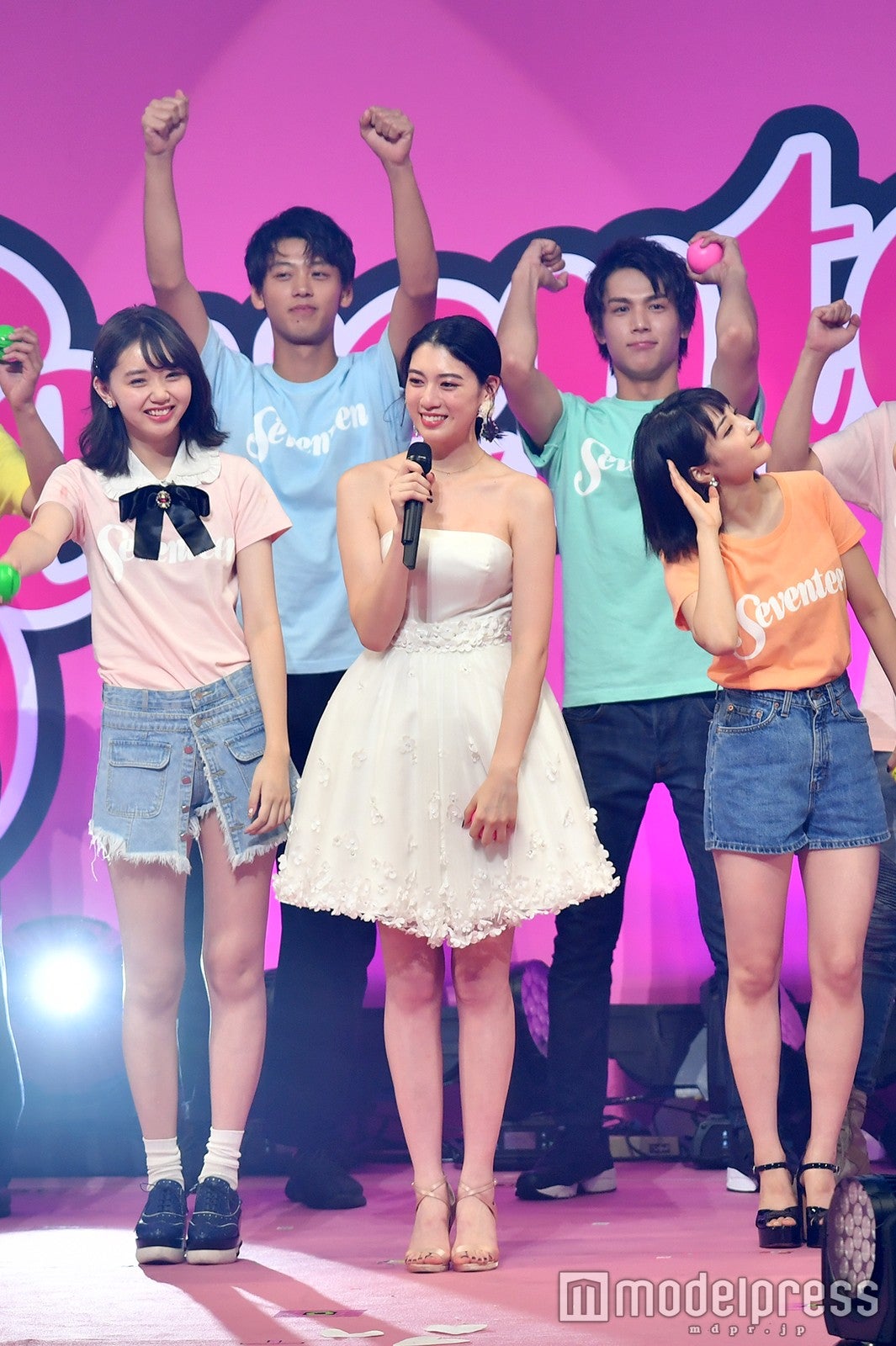 江野沢愛美、三吉彩花、広瀬すず（C）モデルプレス