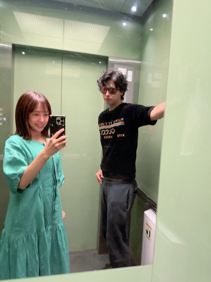 川崎希、アレクサンダー/川崎希オフィシャルブログより