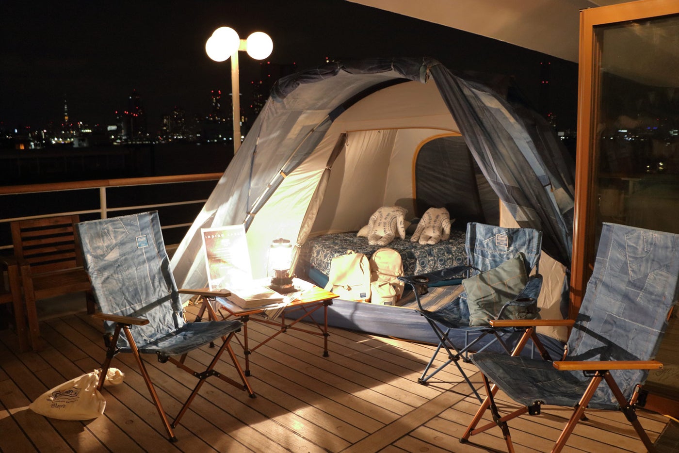 真夜中のピクニック船～東京湾オールナイトクルーズ～／画像提供：株式会社シーライン東京