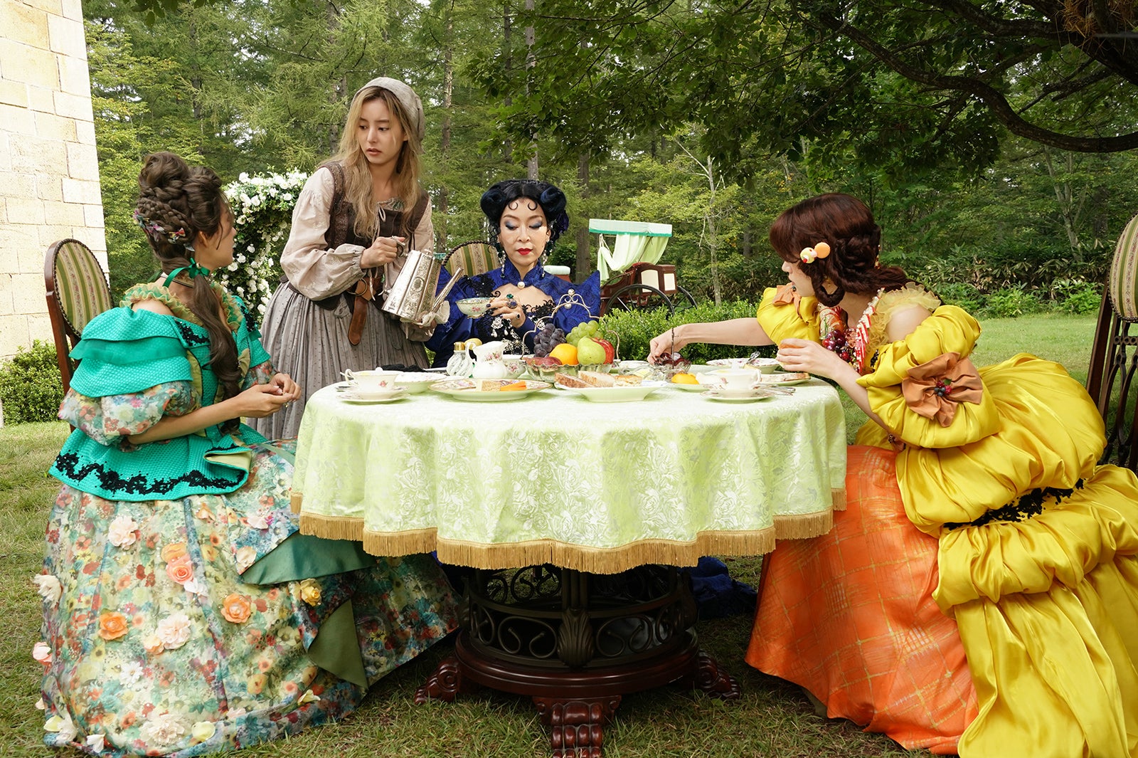 新木優子ら（C）Netflix