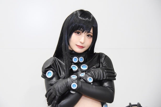 布面積少なめ「GANTZ」ヒロインに扮するレイヤー「鍛えた体とこだわりの武器を見てほしい」＜コミケ103＞ - モデルプレス