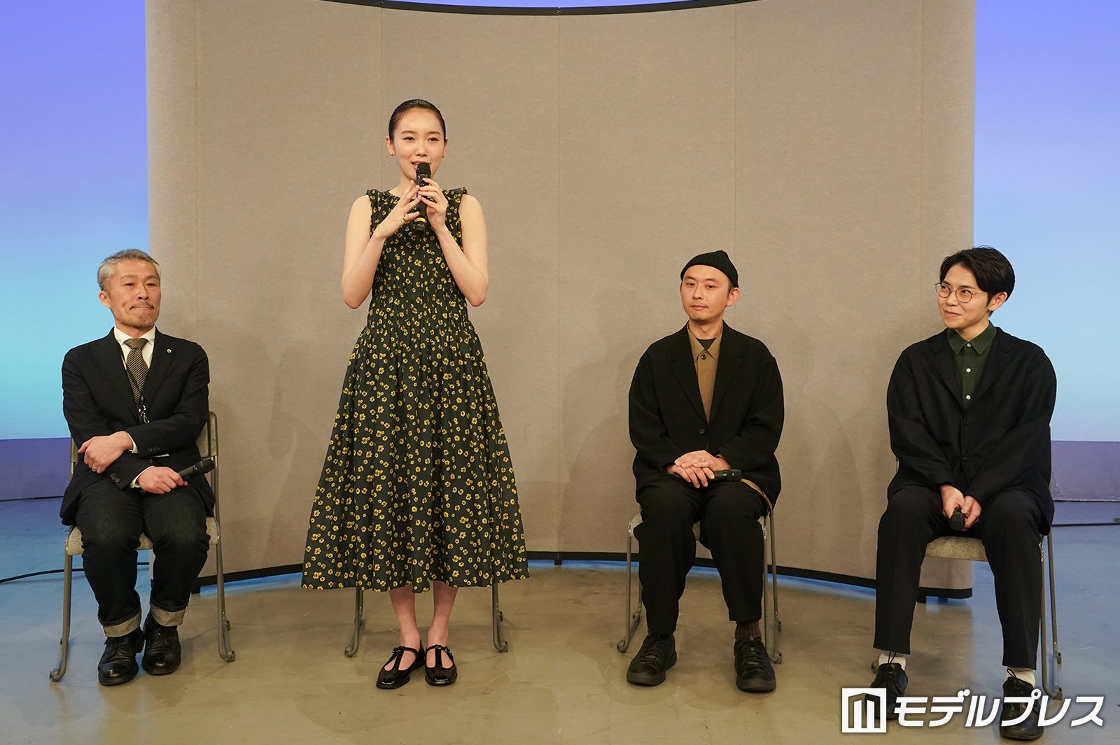 関友太郎、飯豊まりえ、関友太郎、平瀬謙太朗（C）モデルプレス