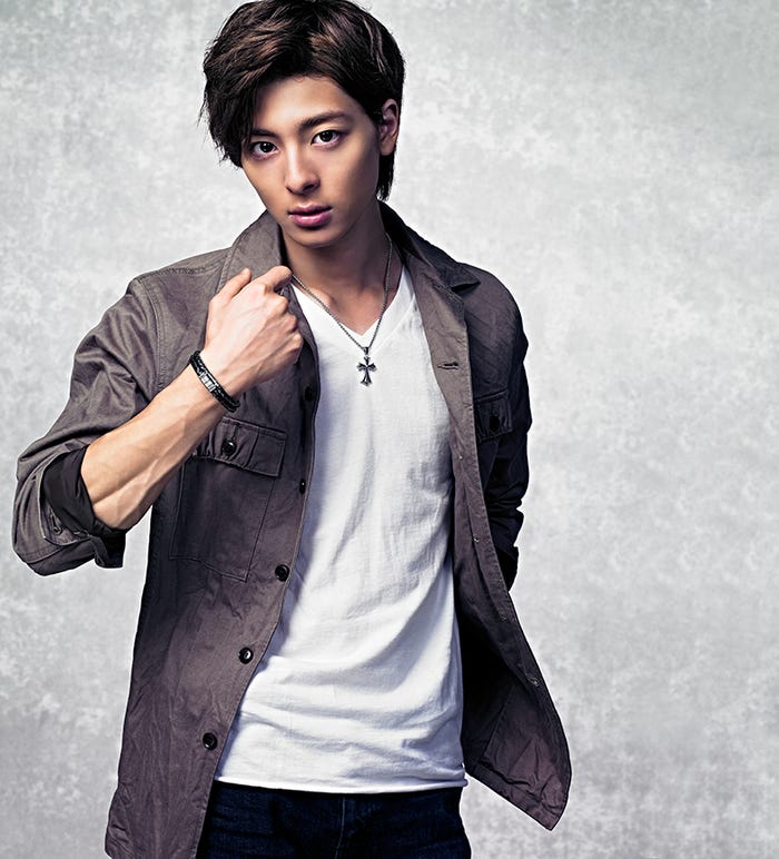 高杉真宙「POLICEジュエリー」ビジュアル(撮影:八木淳)