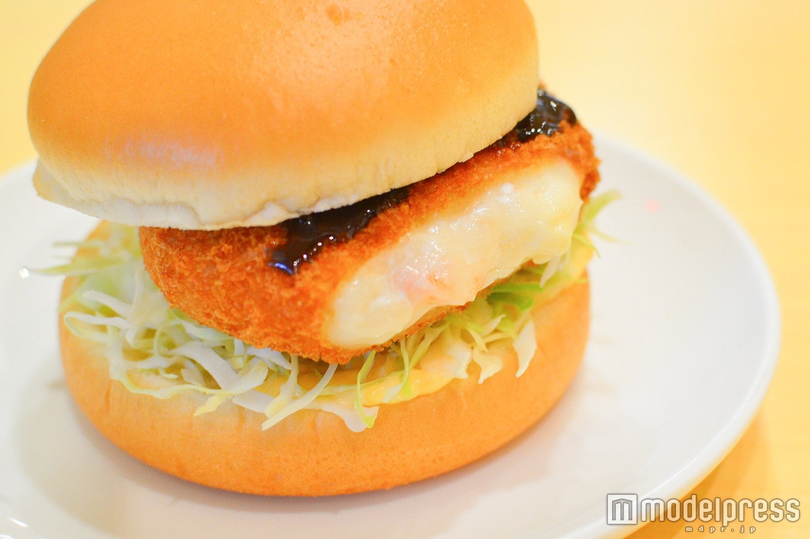 クリームがとろ～り（C）モデルプレス