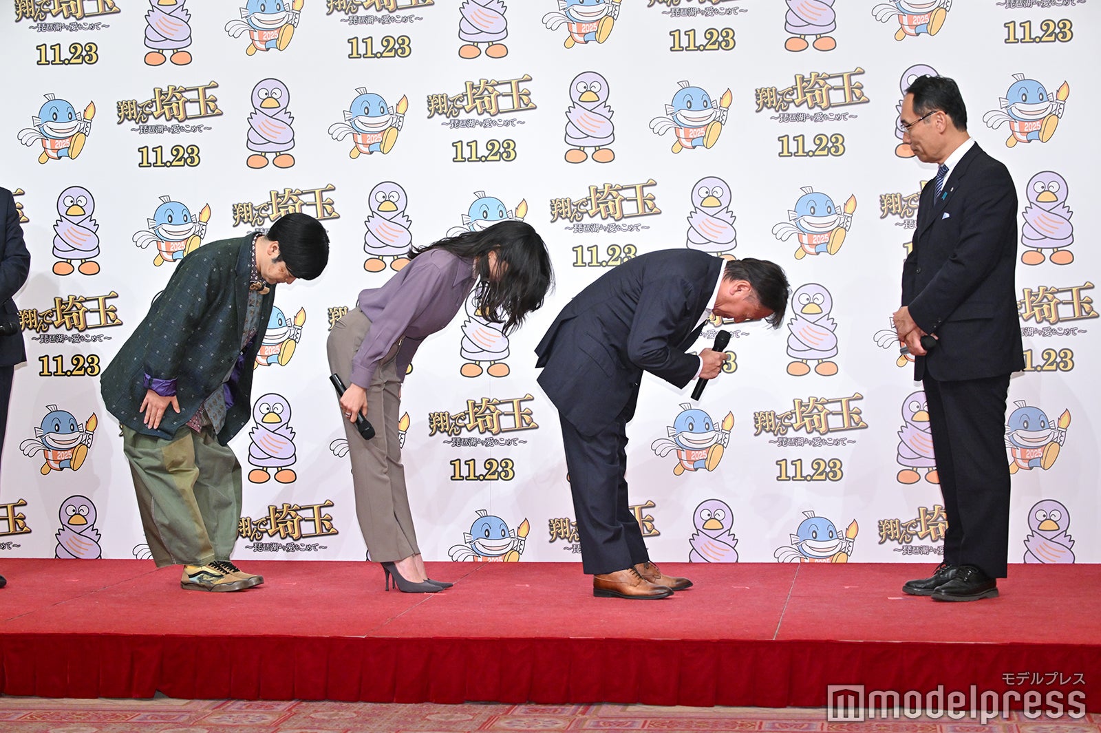 （左から）加藤諒、二階堂ふみ、武内英樹監督、大野元裕氏（C）モデルプレス