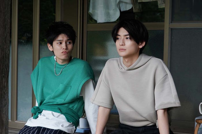 萩原利久、高橋文哉 (C)2022「牛首村」製作委員会