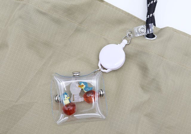 PVCリール付ストラップポーチ6×6cm　装着
