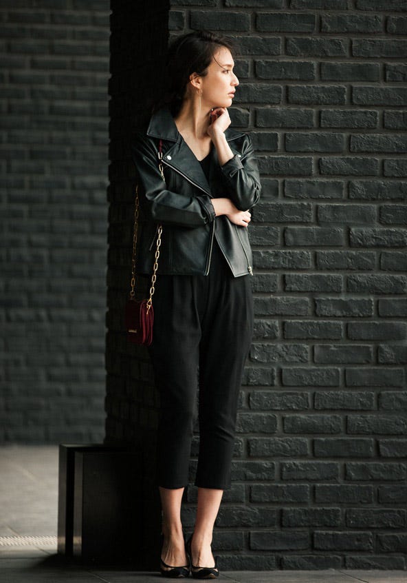 【SET】タック使いクロップドオールインワン+楕円×スティックデザインピアス「STYLEST」5,500円(税別)/画像提供:STYLEST