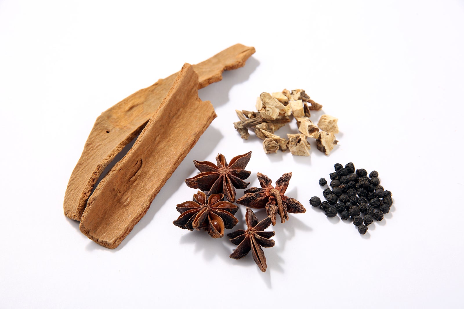 スパイスが味の決め手／画像提供：クロスロード・ファクトリー