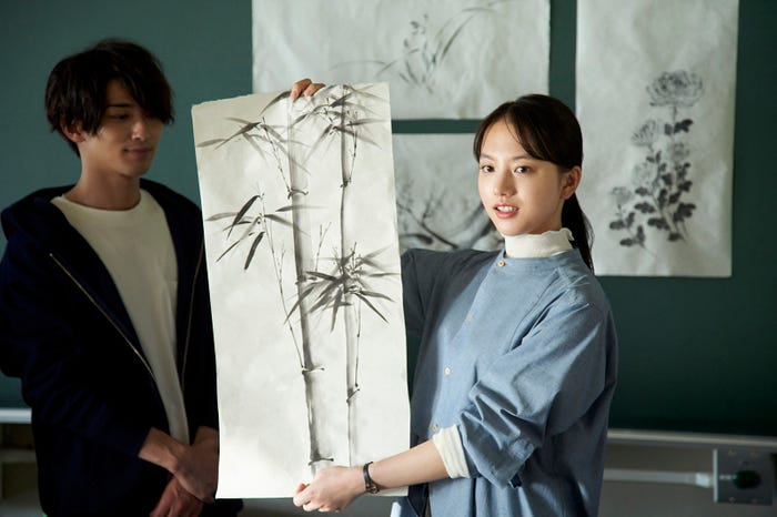 横浜流星、清原果耶(C)砥上裕將/講談社(C)2022映画「線は、僕を描く」製作委員会