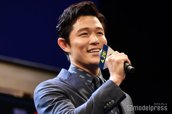 鈴木亮平(C)モデルプレス