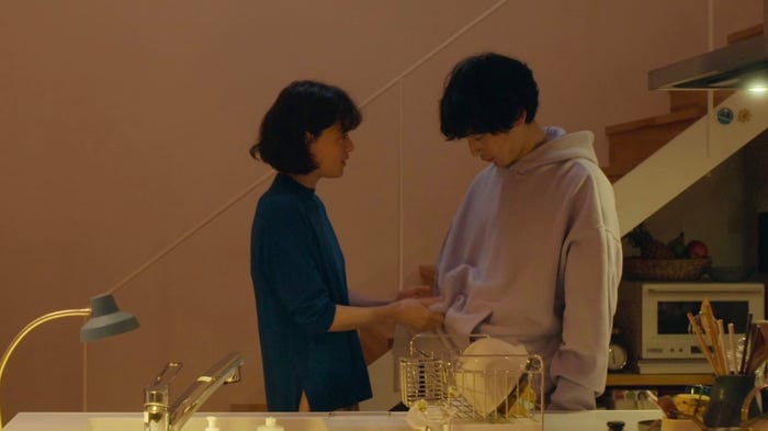 市川実日子、坂口健太郎 (C)2023「サイド バイ サイド」製作委員会