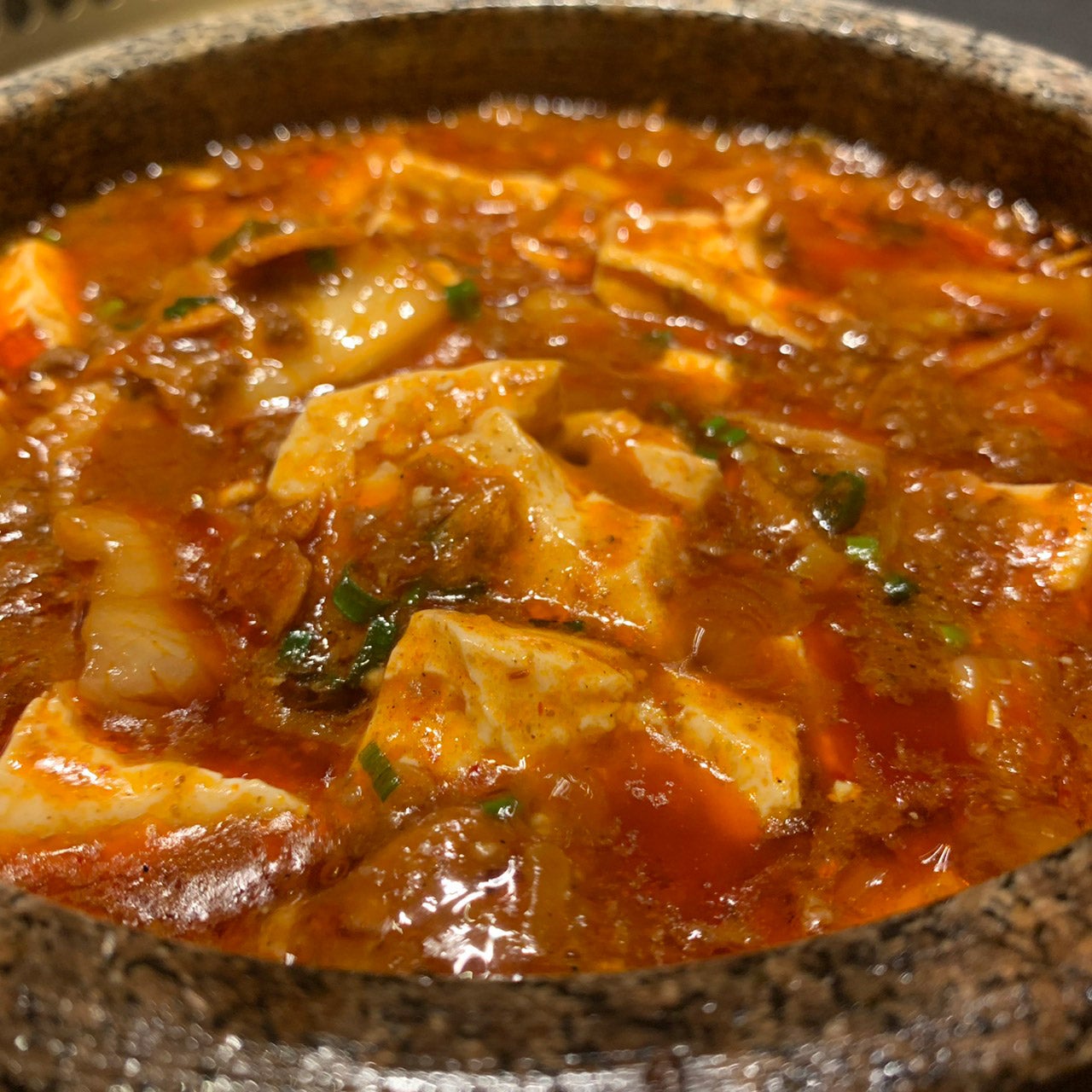 焼肉屋の麻婆丼／画像提供：株式会社Decorations