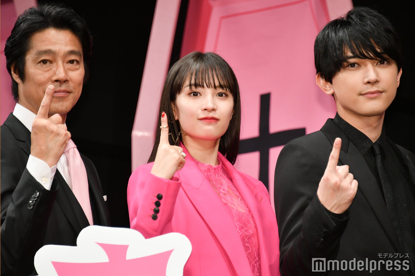 堤真一、広瀬すず、吉沢亮 （C）モデルプレス