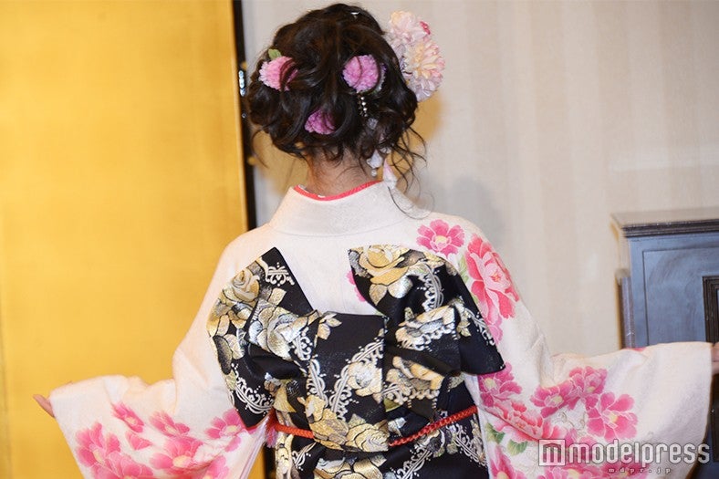 篠崎彩奈（C）モデルプレス