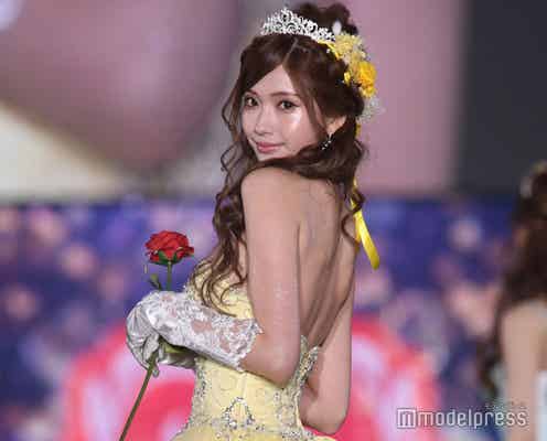 大阪・北新地No.1キャバ嬢ひめか、華やかドレスで美谷間&美背中披露<関コレ2022S/S>