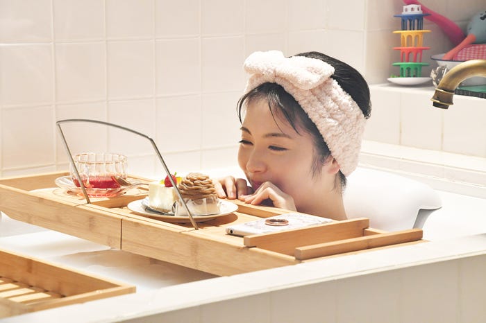 浜辺美波「アリバイ崩し承ります」2話より (画像提供:テレビ朝日)