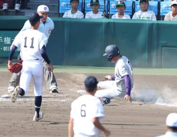 花巻東・赤間が本盗を成功 1死二、三塁から意表を突くヒットエンドランで打者空振りも滑り込む ひとりで4盗塁の活躍