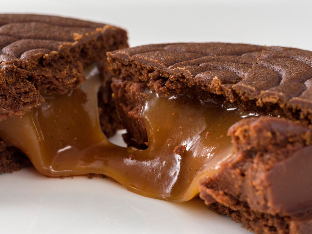 キャラメル・ガナッシュクッキーサンド600円／個（C）Disney