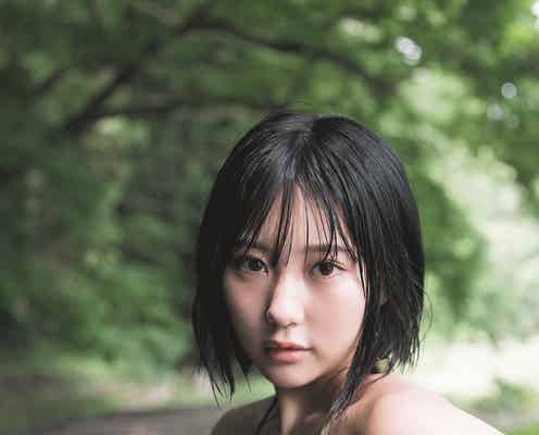 HKT48田中美久、豊満バスト強調の花柄ビキニ姿披露「blt graph.」初表紙