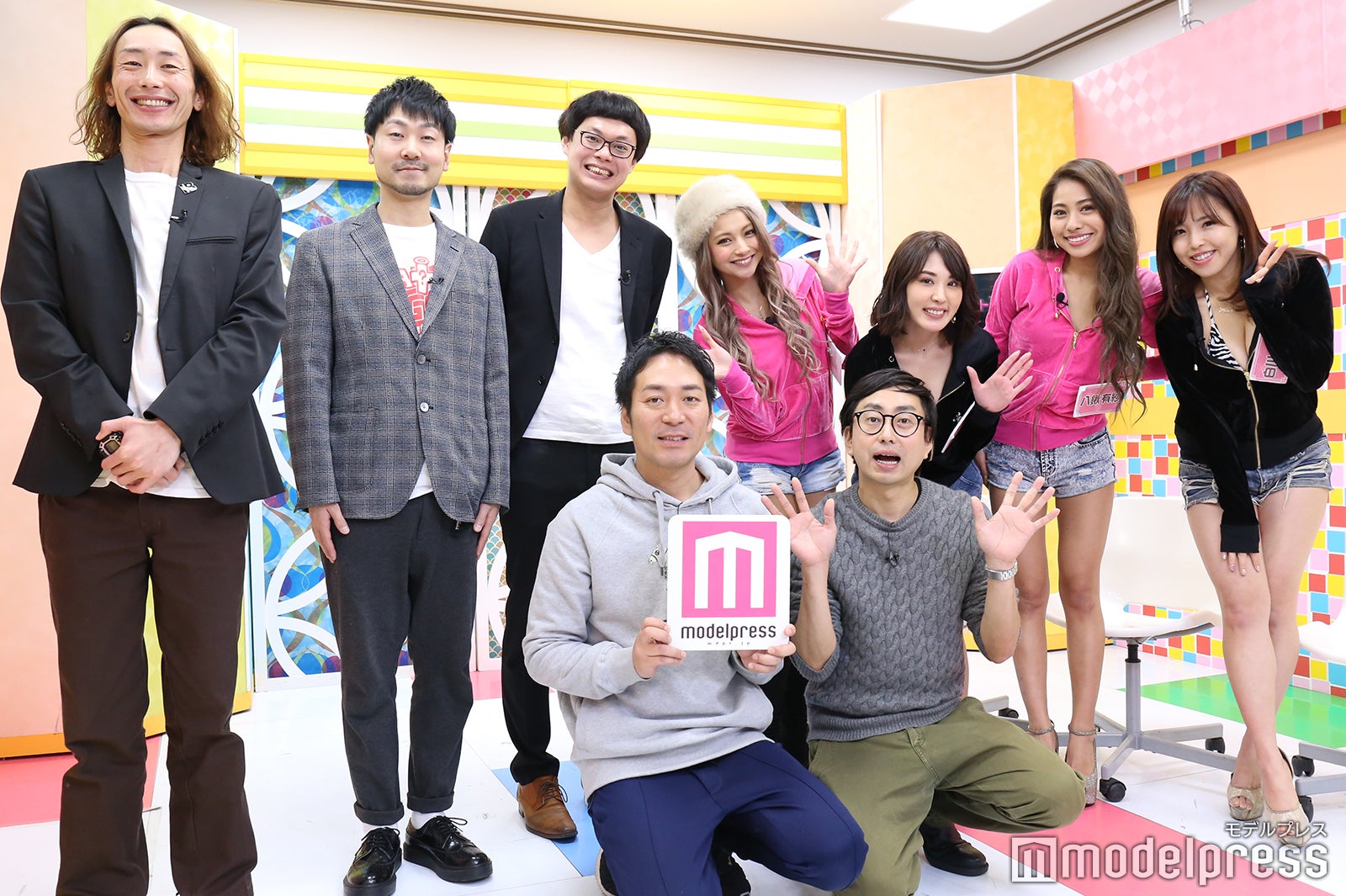 （前列左から）武智、おいでやす小田（後列左から）坂本純一、福井俊太郎、宮戸洋行、ゆきぽよ、金子智美、八鍬有紗、白川未奈 （C）モデルプレス