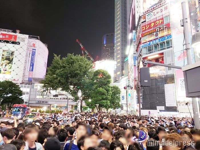 ワールドカップ日本VSコロンビア戦後の渋谷駅前 (C)モデルプレス
