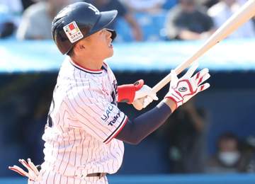 「誰と交代させるのか…」首位・ヤクルトファンがうれしい悲鳴 村上宗隆と同期入団＆リーグ連覇貢献の外野手が2軍戦で3安打 大怪我から復活へ着々