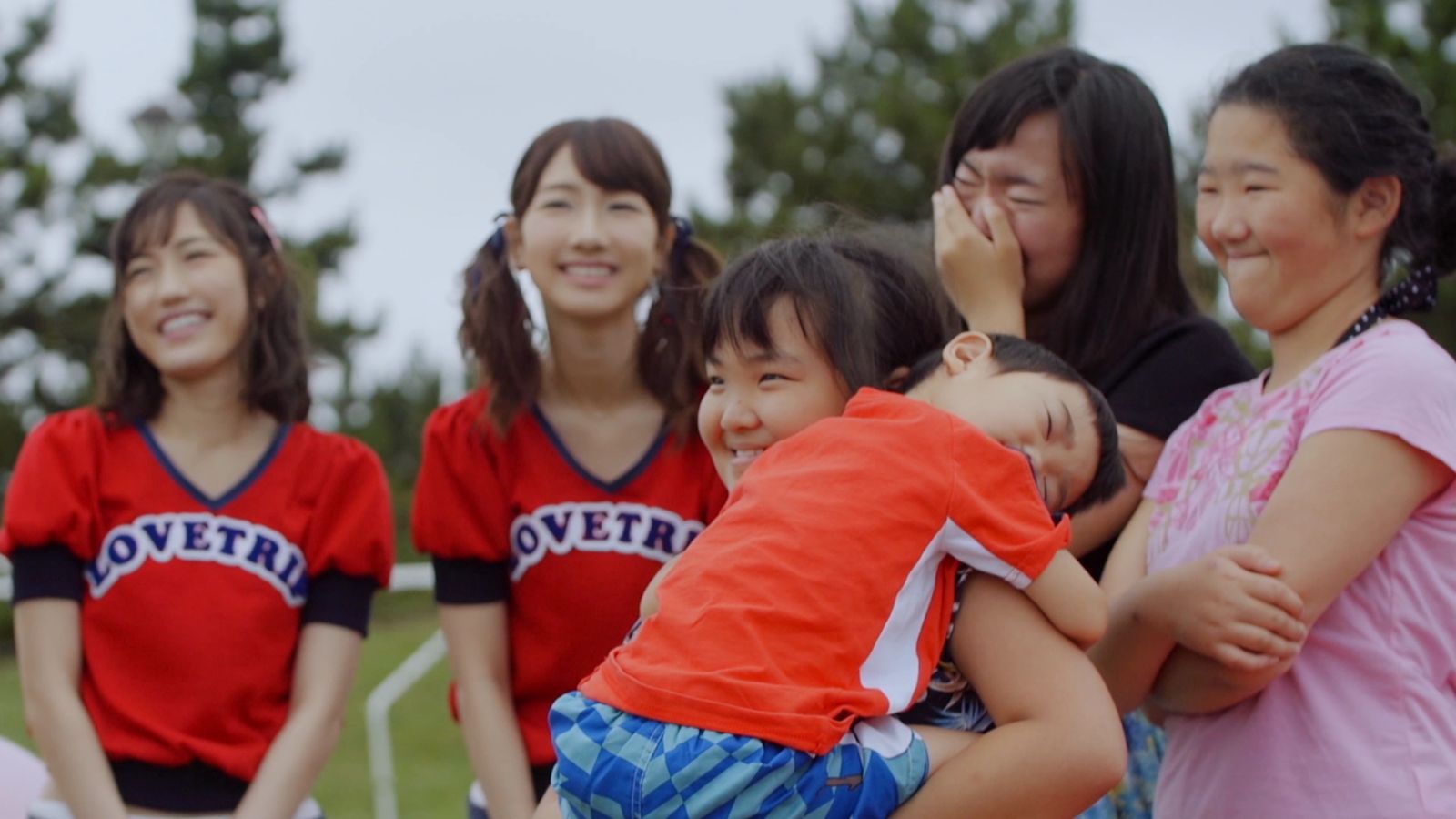 AKB48「LOVE TRIP」MVより