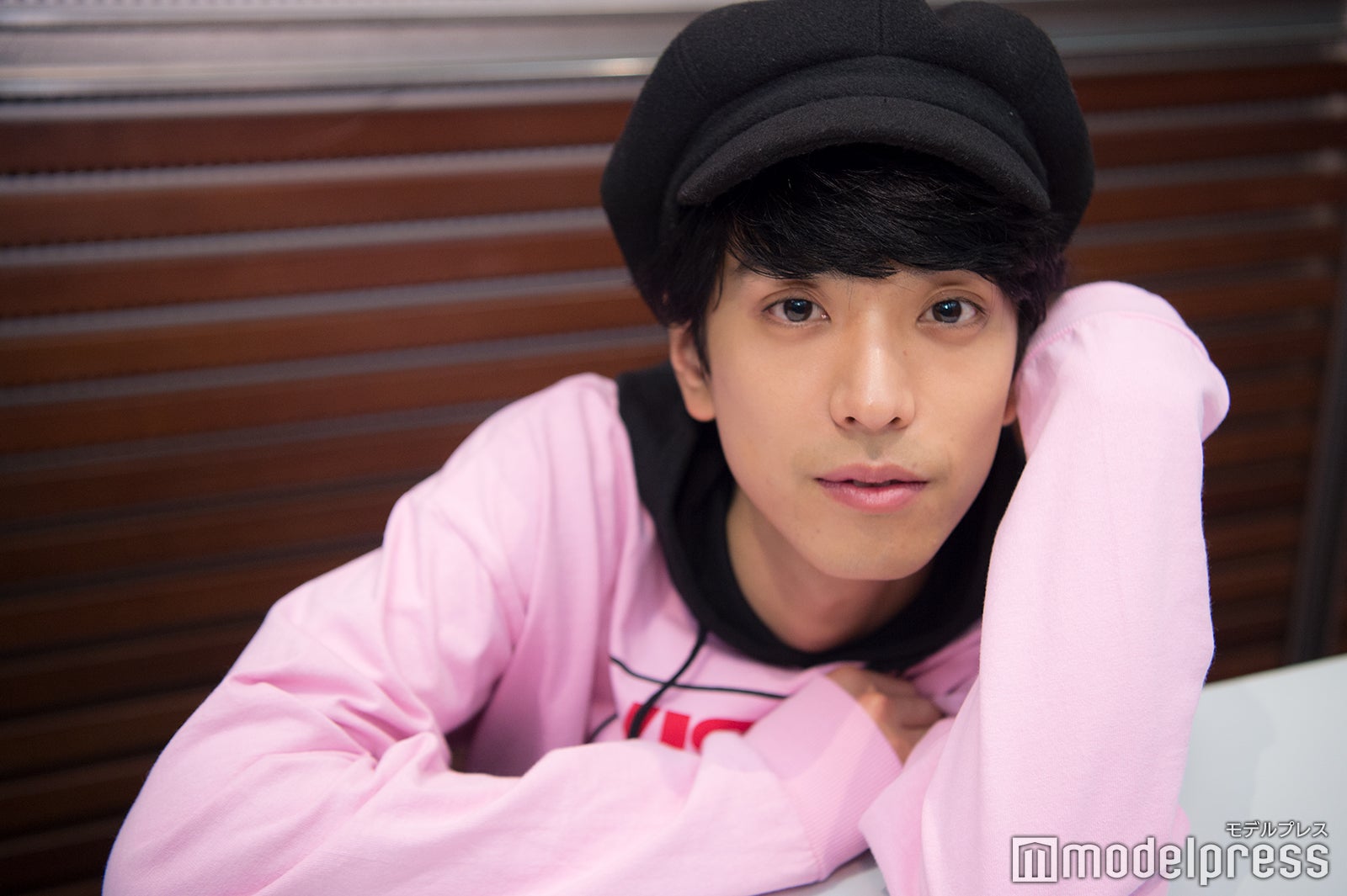 黒羽麻璃央（C）モデルプレス