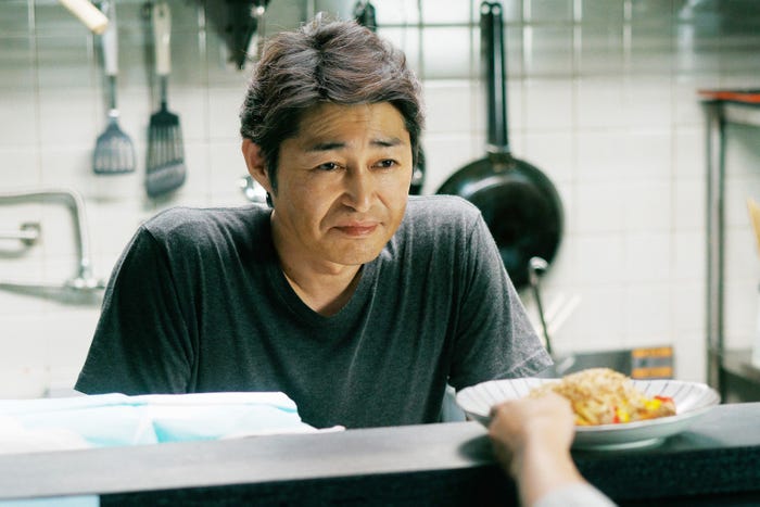安田顕(C)2025 映画「おいしくて泣くとき」製作委員会