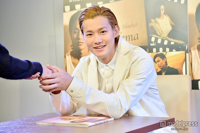 野村周平 金髪姿 お披露目 親近感沸くと思う モデルプレス 野村周平 金髪姿 お披露目 親近感沸くと思う モデルプレス