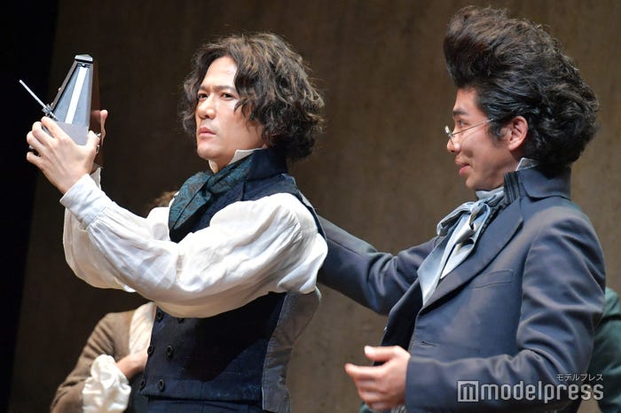 稲垣吾郎、片桐仁 (C)モデルプレス