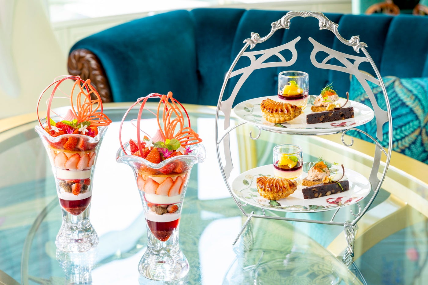 東京ディズニーシー・ファンタジースプリングスホテル グランパラディ・ラウンジ（ロビーラウンジ） デザートセット（C）Disney