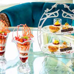 東京ディズニーシー・ファンタジースプリングスホテル グランパラディ・ラウンジ(ロビーラウンジ) デザートセット(C)Disney