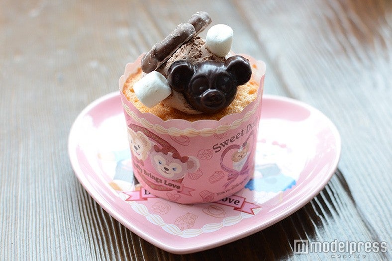 チョコレートプリン、スーベニアカップ付き（C）モデルプレス