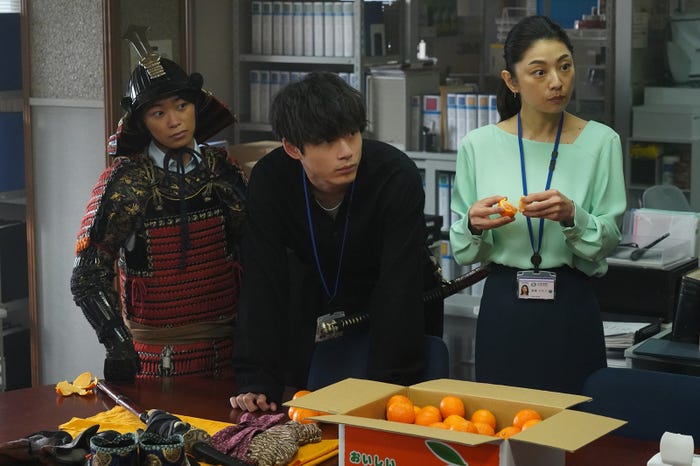 (左から)加藤清史郎、坂口健太郎、小池栄子/「競争の番人」第6話より(C)フジテレビ