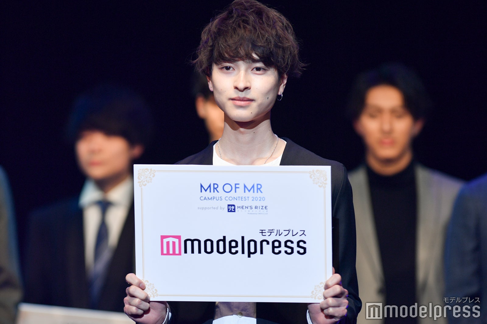 新納侃さん（C）モデルプレス