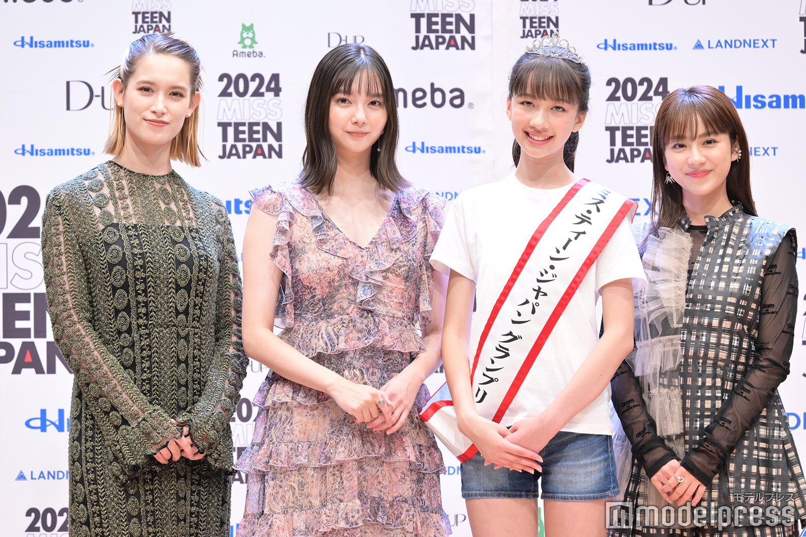 トラウデン直美、新川優愛、コバルチク花理愛さん、平祐奈（C）モデルプレス