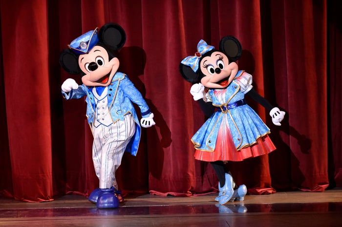 ディズニーシー開園前に楽しむ初プログラム開催 ミッキー ミニーも駆けつけお祝い モデルプレス ディズニーシー開園前に楽しむ初プログラム開催 ミッキー ミニーも駆けつけお祝い モデルプレス